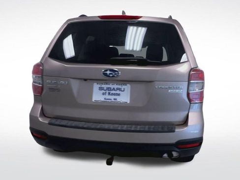 Used 2016 Subaru Forester 2.5i Premium w/ All-Weather Package AWD/4WD image 7