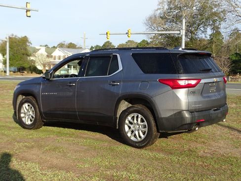 Used 2020 Chevrolet Traverse LT image 5