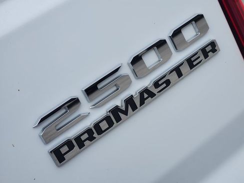 Used 2025 RAM ProMaster 2500 w/ Convenience Group FWD image 9