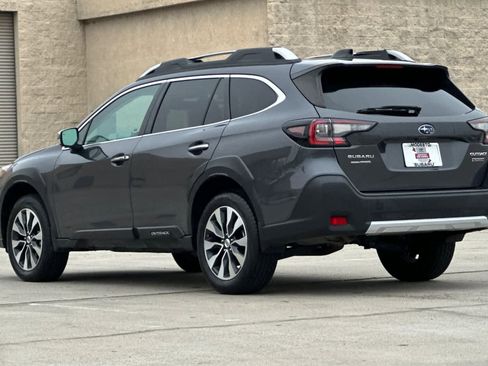 Used 2023 Subaru Outback Touring image 5