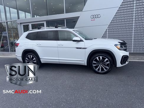 Used 2023 Volkswagen Atlas SEL Premium image 2