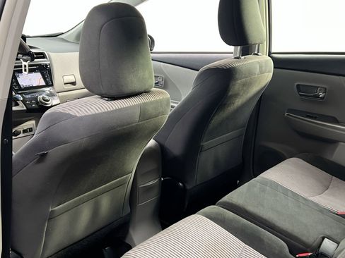 Used 2017 Toyota Prius V Three image 28