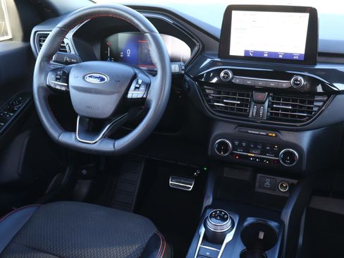 Used 2023 Ford Escape ST-Line image 10