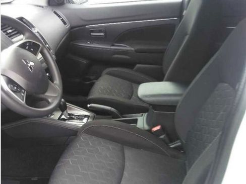 Used 2024 Mitsubishi Outlander Sport AWD image 3