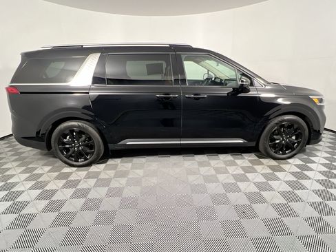 Used 2024 Kia Carnival SX Prestige image 2