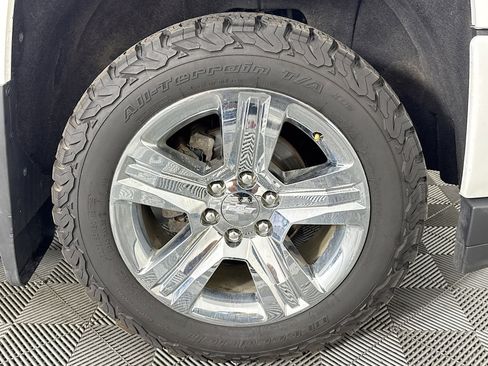 Used 2018 Chevrolet Silverado 1500 Custom w/ Custom Value Package AWD/4WD image 28