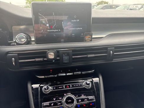 Used 2022 Lincoln Corsair AWD w/ Premium Package image 7