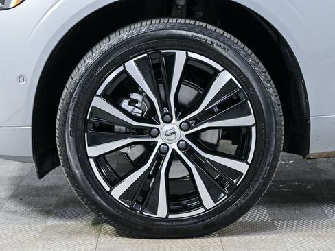 Certified 2025 Volvo XC60 B5 Plus AWD/4WD image 39