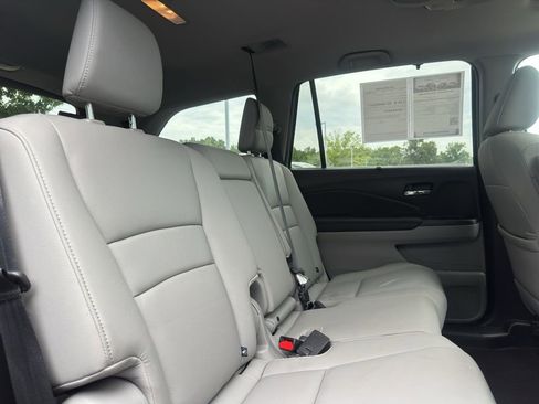 Used 2021 Honda Pilot Touring image 34