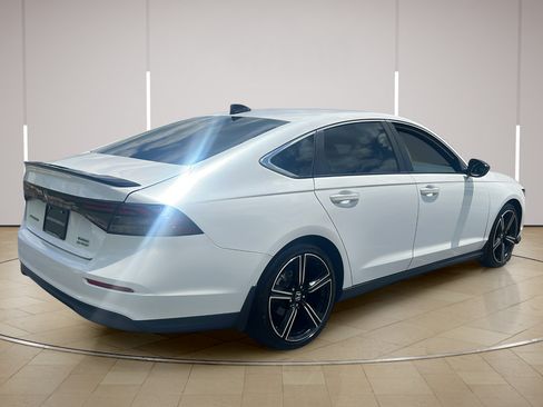 Used 2023 Honda Accord Sport image 7