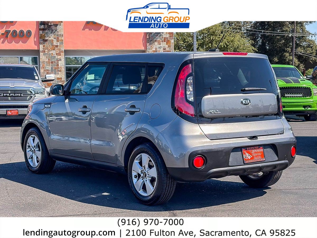 Used 2017 Kia Soul FWD image 2