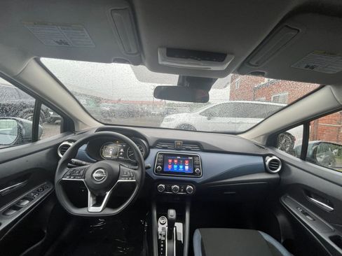 Used 2025 Nissan Versa SV FWD image 31
