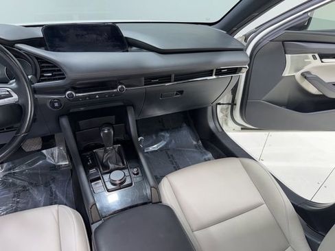 Used 2019 MAZDA MAZDA3 AWD Hatchback w/ Preferred Pkg image 22