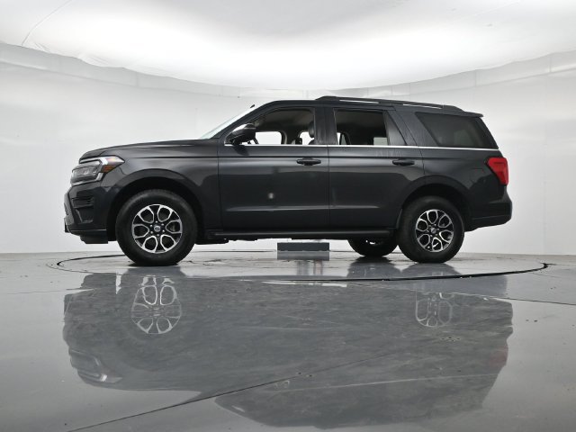 Certified 2024 Ford Expedition XLT RWD image 40