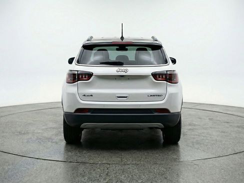Used 2025 Jeep Compass Trailhawk AWD/4WD image 7