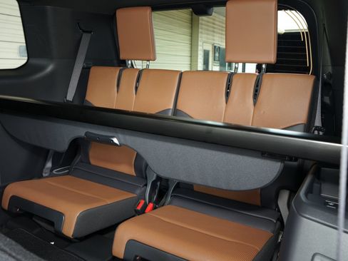 Used 2026 Lexus GX 550 w/ Accessory Package (31) AWD/4WD image 26