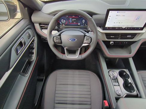 New 2026 Ford Explorer ST-Line w/ ST-Line Street Pack image 16