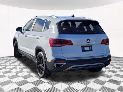 Used 2023 Volkswagen Taos SE w/ Panoramic Sunroof Package image 24