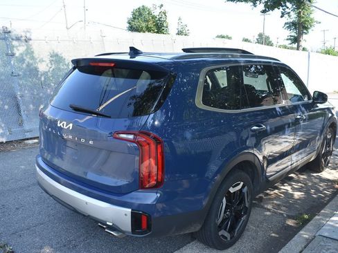 Used 2025 Kia Telluride S FWD image 5