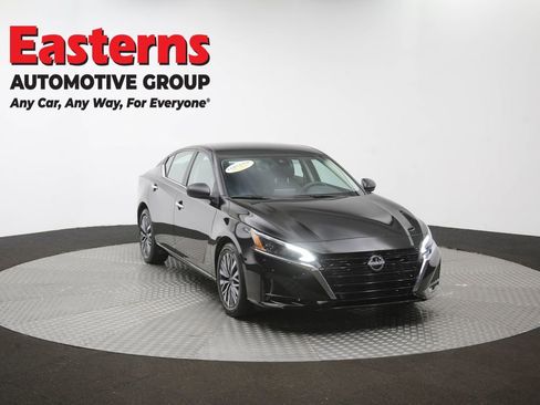 Used 2025 Nissan Altima 2.5 SV FWD image 50