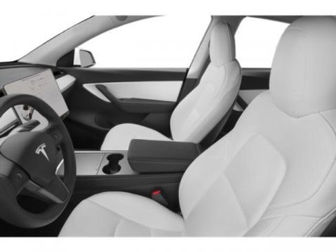 Used 2021 Tesla Model Y Long Range image 9