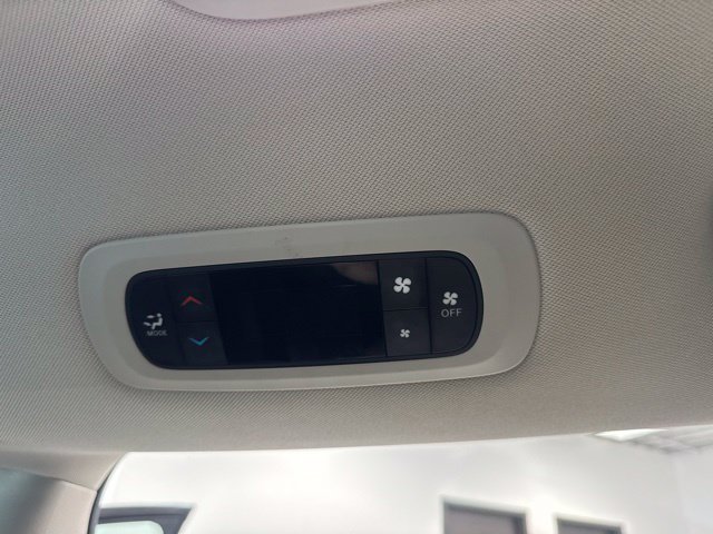 Used 2023 Chrysler Voyager LX FWD image 31