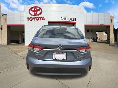 Used 2023 Toyota Corolla LE FWD image 6
