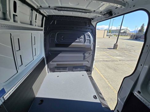 Used 2024 Mercedes-Benz Sprinter 2500 image 22