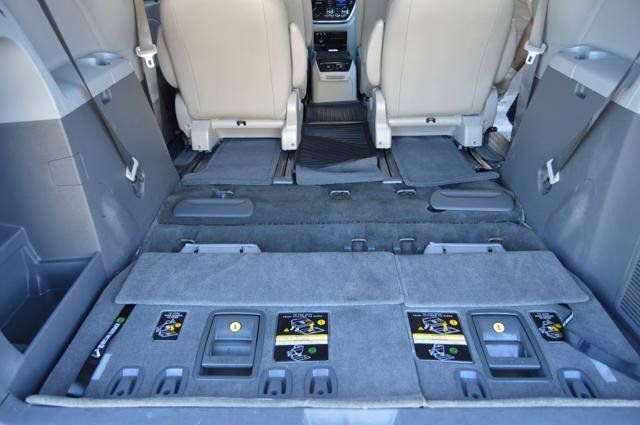 Used 2015 Toyota Sienna XLE Premium AWD/4WD image 45