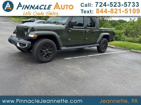 Used 2021 Jeep Gladiator Sport AWD/4WD image 1