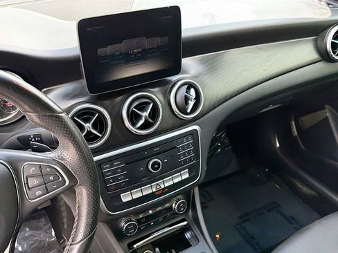Used 2018 Mercedes-Benz CLA 250 image 26