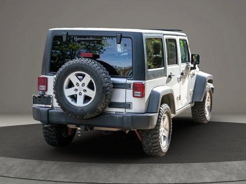 Used 2012 Jeep Wrangler Unlimited Rubicon w/ Connectivity Group image 4