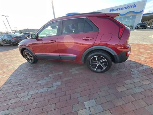 Used 2024 Kia Niro EX image 14