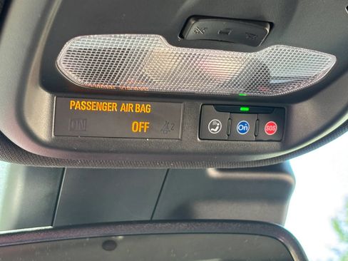 Used 2025 Buick Envista Avenir FWD image 69