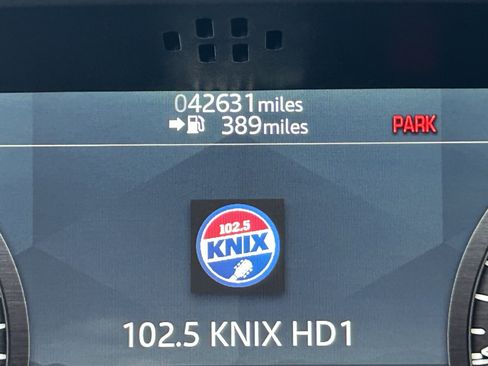 Used 2023 Land Rover Defender 110 S AWD/4WD image 30
