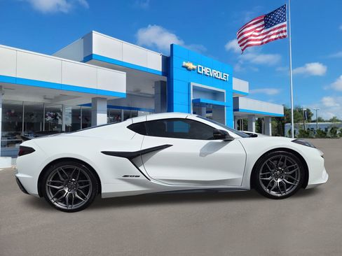 Used 2025 Chevrolet Corvette Z06 image 4