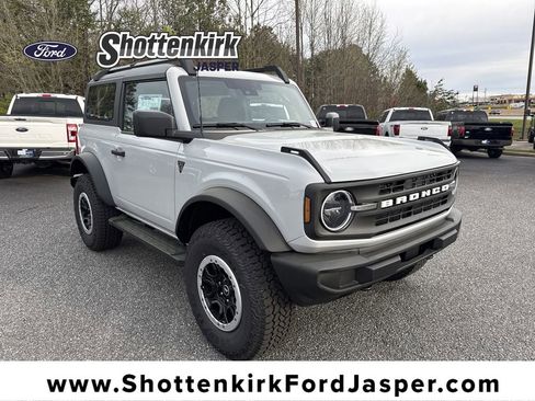 New 2026 Ford Bronco 2-Door w/ Sasquatch Package AWD/4WD image 1