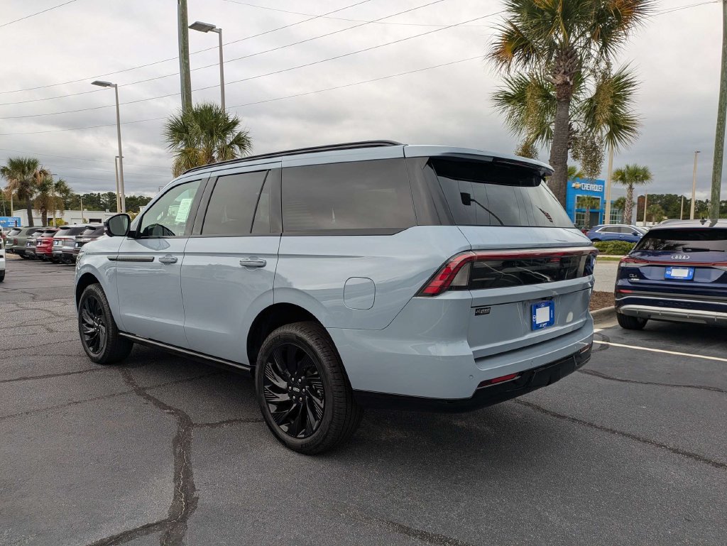 New 2027 Lincoln Navigator Reserve w/ Jet Appearance Package RWD image 7