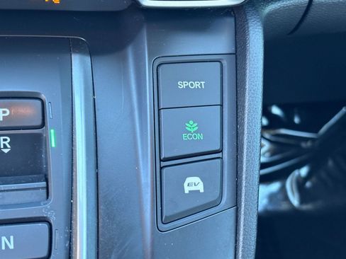 Used 2021 Honda CR-V Touring image 32