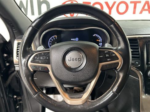 Used 2017 Jeep Grand Cherokee Limited image 24