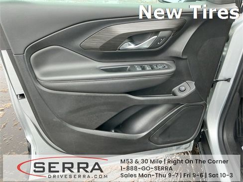 Used 2022 GMC Terrain SLE w/ Driver Convenience Package image 18