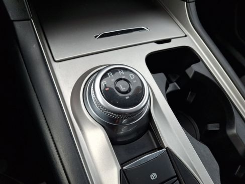 Used 2021 Ford Explorer XLT image 16