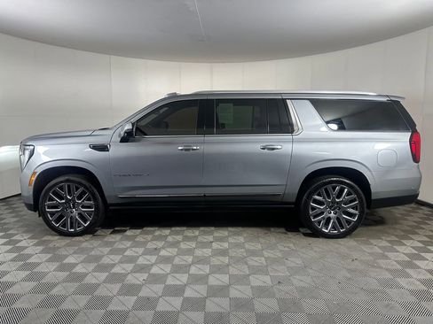 Used 2025 GMC Yukon XL Denali Ultimate AWD/4WD image 2