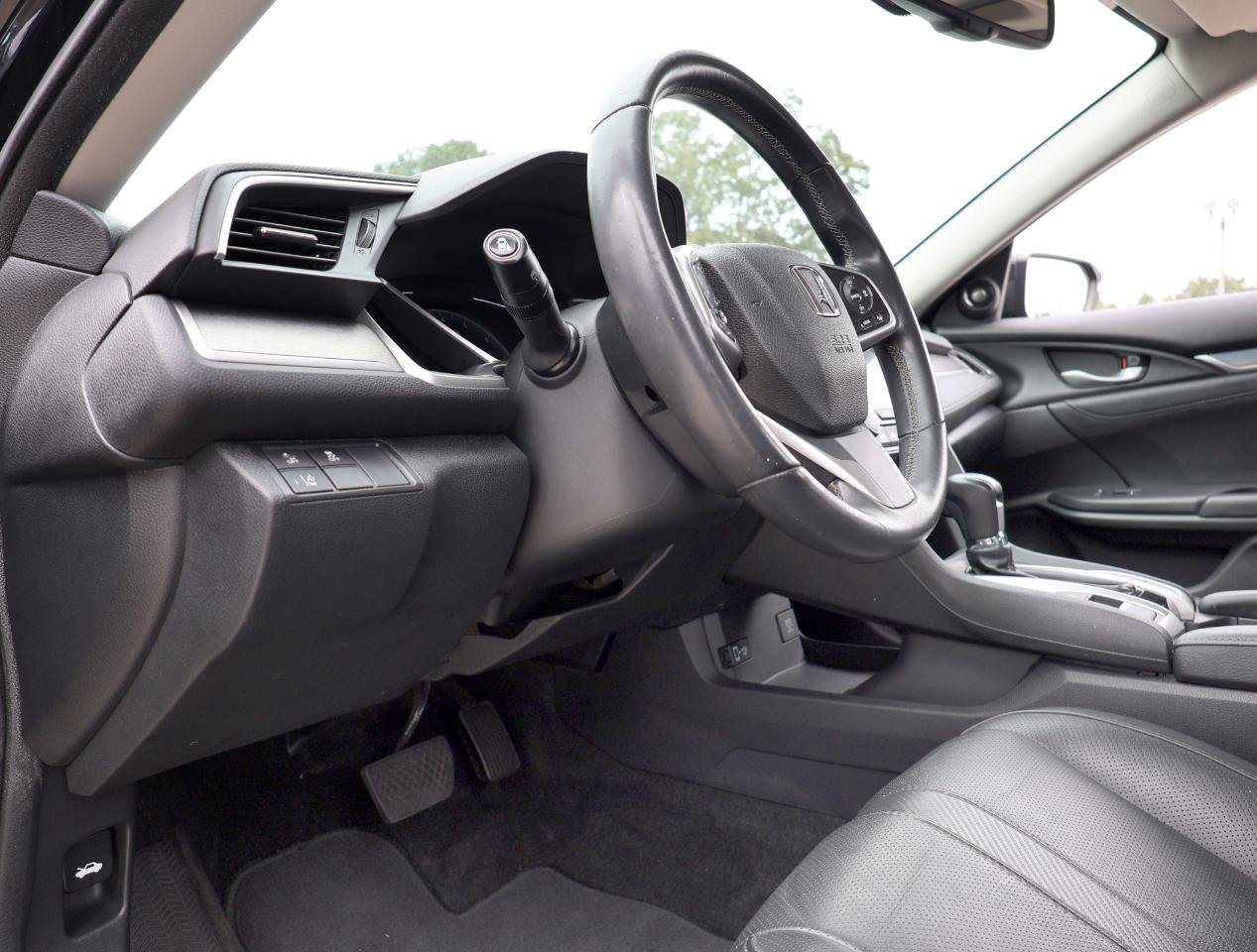 Used 2017 Honda Civic Touring image 38