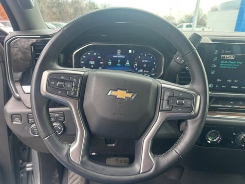 Used 2023 Chevrolet Silverado 1500 LT image 13