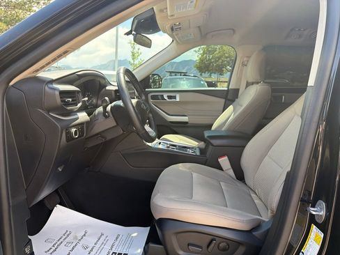 Used 2023 Ford Explorer XLT AWD/4WD image 24