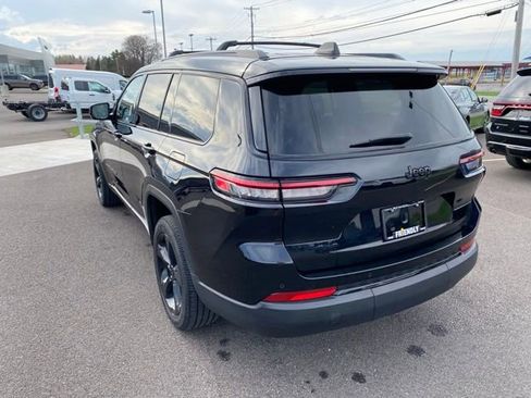 Used 2023 Jeep Grand Cherokee L Laredo AWD/4WD image 7