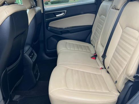 Used 2019 Ford Edge SEL w/ Equipment Group 201A AWD/4WD image 14