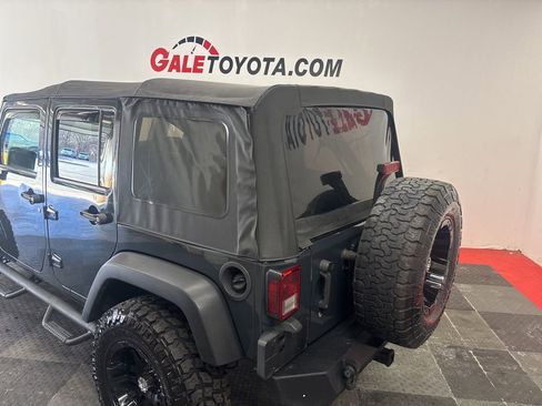 Used 2018 Jeep Wrangler Unlimited Sport w/ Connectivity Group image 9