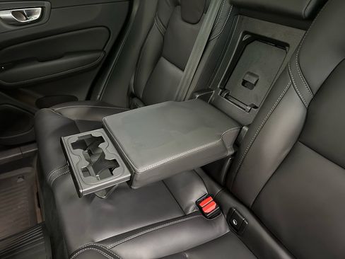 Used 2024 Volvo XC60 B5 Ultimate w/ Protection Package Premier image 31